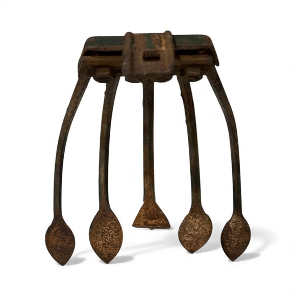 Antique 5 Tine Garden Cultivator Rustic Farmhouse Decor - Picture 5 of 17